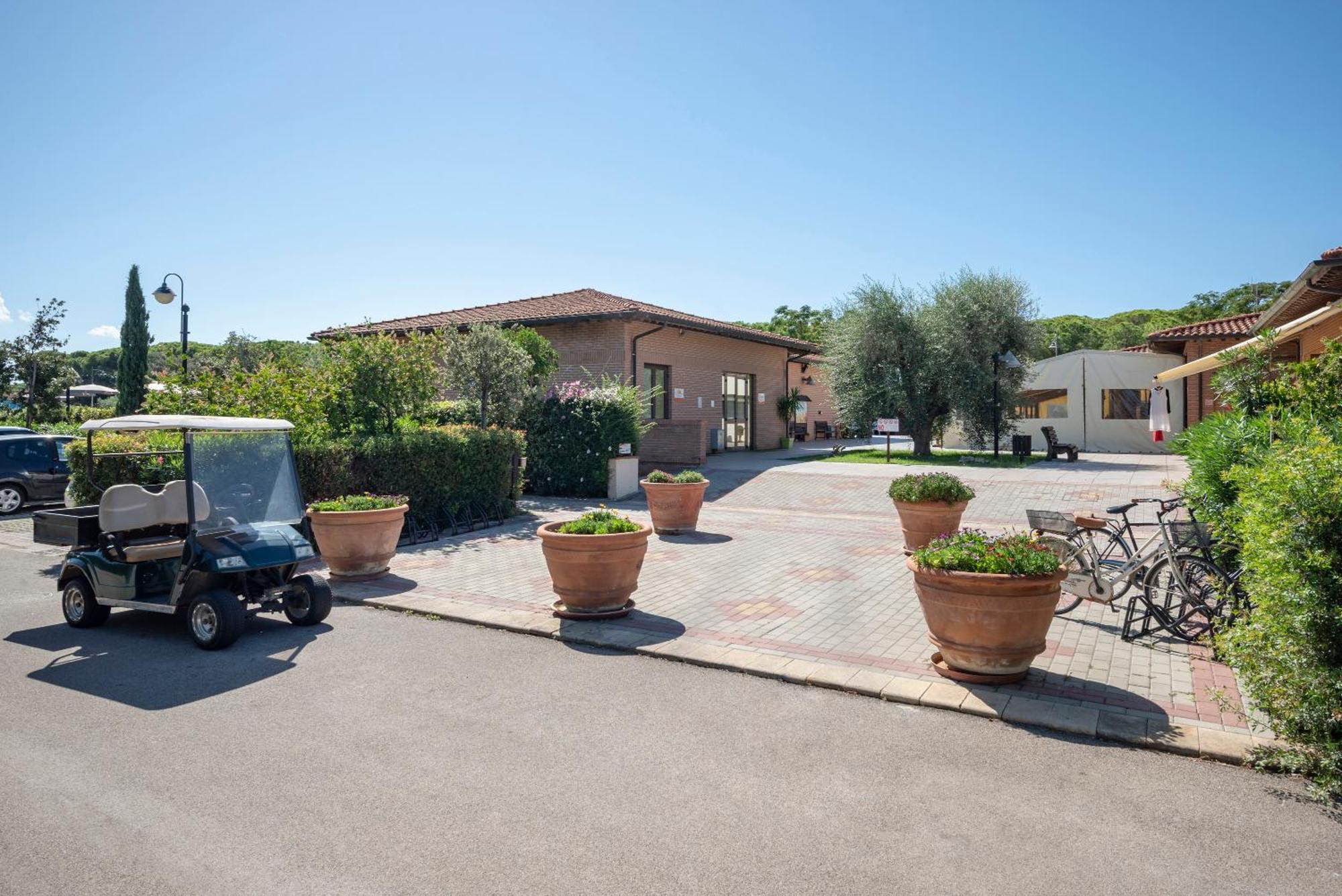 Villaggio Il Girasole Follonica Exterior foto